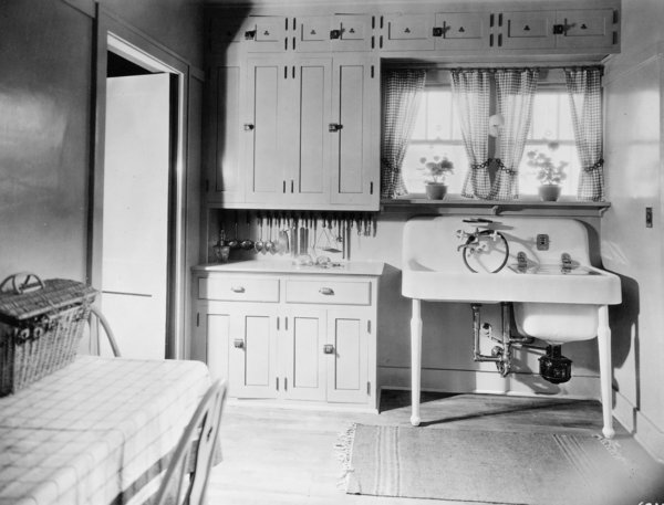 The Evolution of Kitchens in 23 Photos - Old Timey Herald